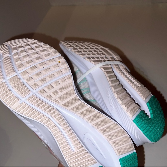 Nike shoes size 11 - Picture 5 of 5